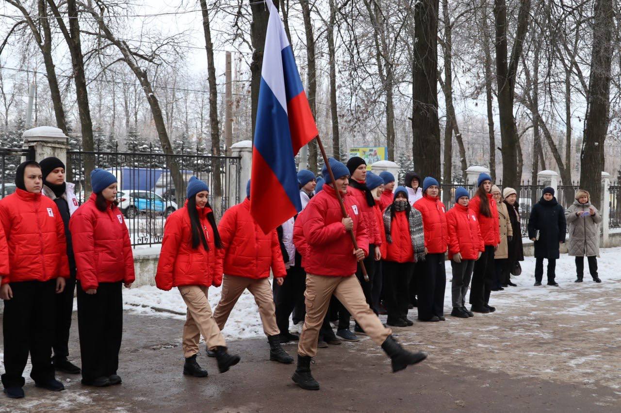 Сегодня открыли мемориальную доску первому директору МБОУ "Школа №47" Дмитрию Александровичу Пётрушкину Сегодня открыли мемориальную доску первому директору МБОУ "Школа №47" Дмитрию Александровичу Пётрушкину