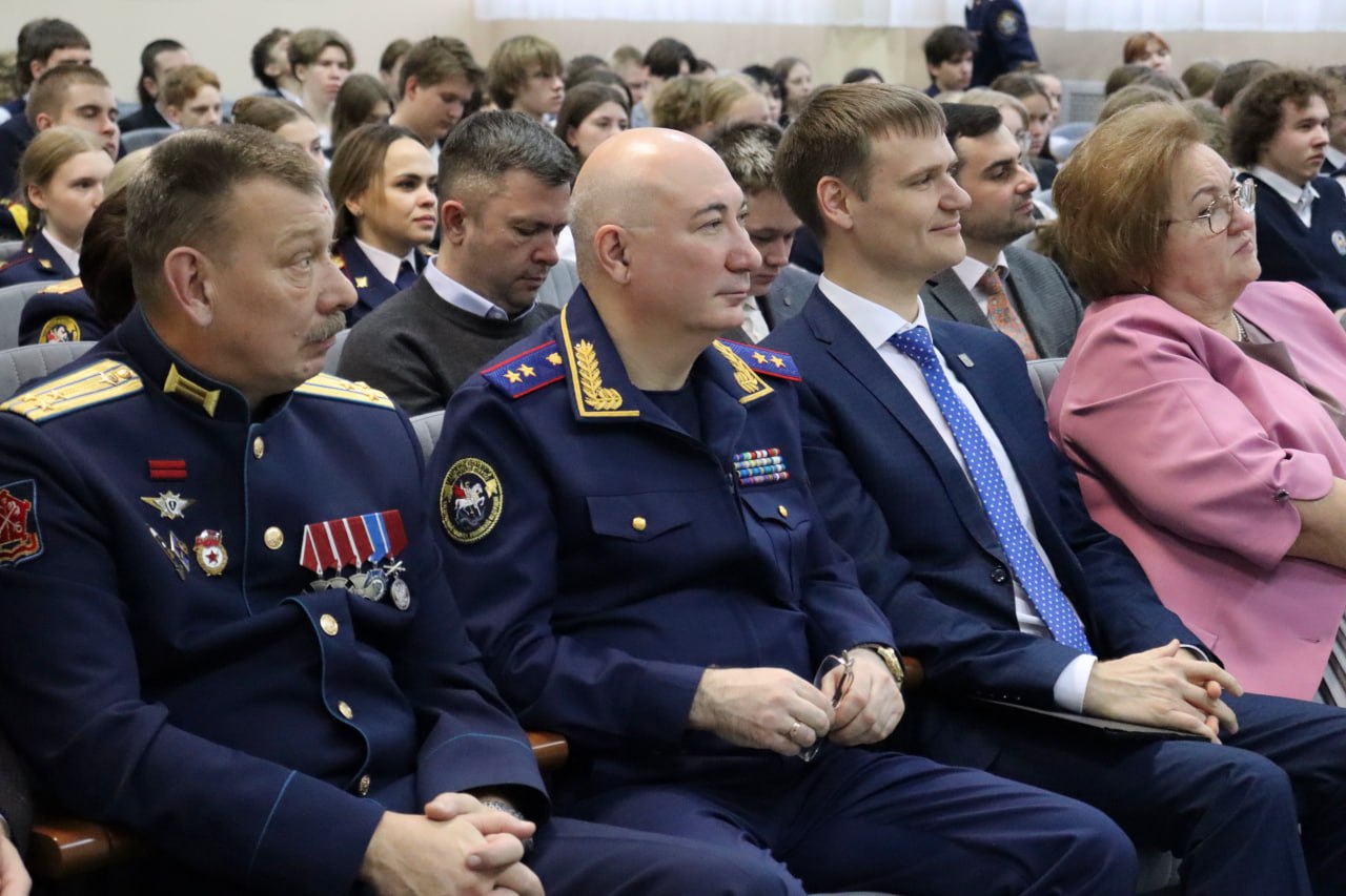 Руководитель регионального следственного управления подписал соглашение о сотрудничестве и принял участие в юбилейном патриотическом уроке Руководитель регионального следственного управления подписал соглашение о сотрудничестве и принял участие в юбилейном патриотическом уроке