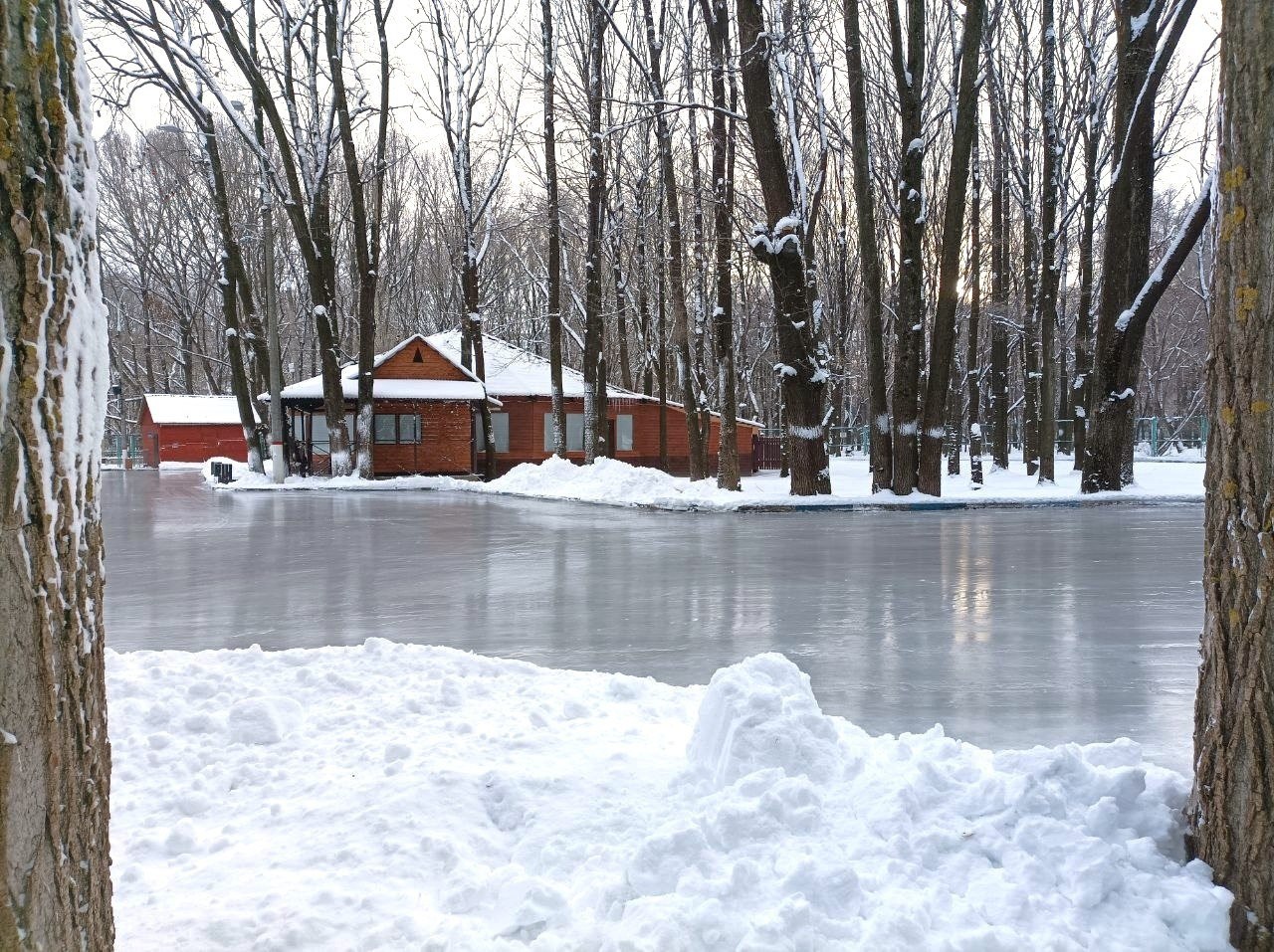 Каток «Катушка» открылся в Автозаводском парке