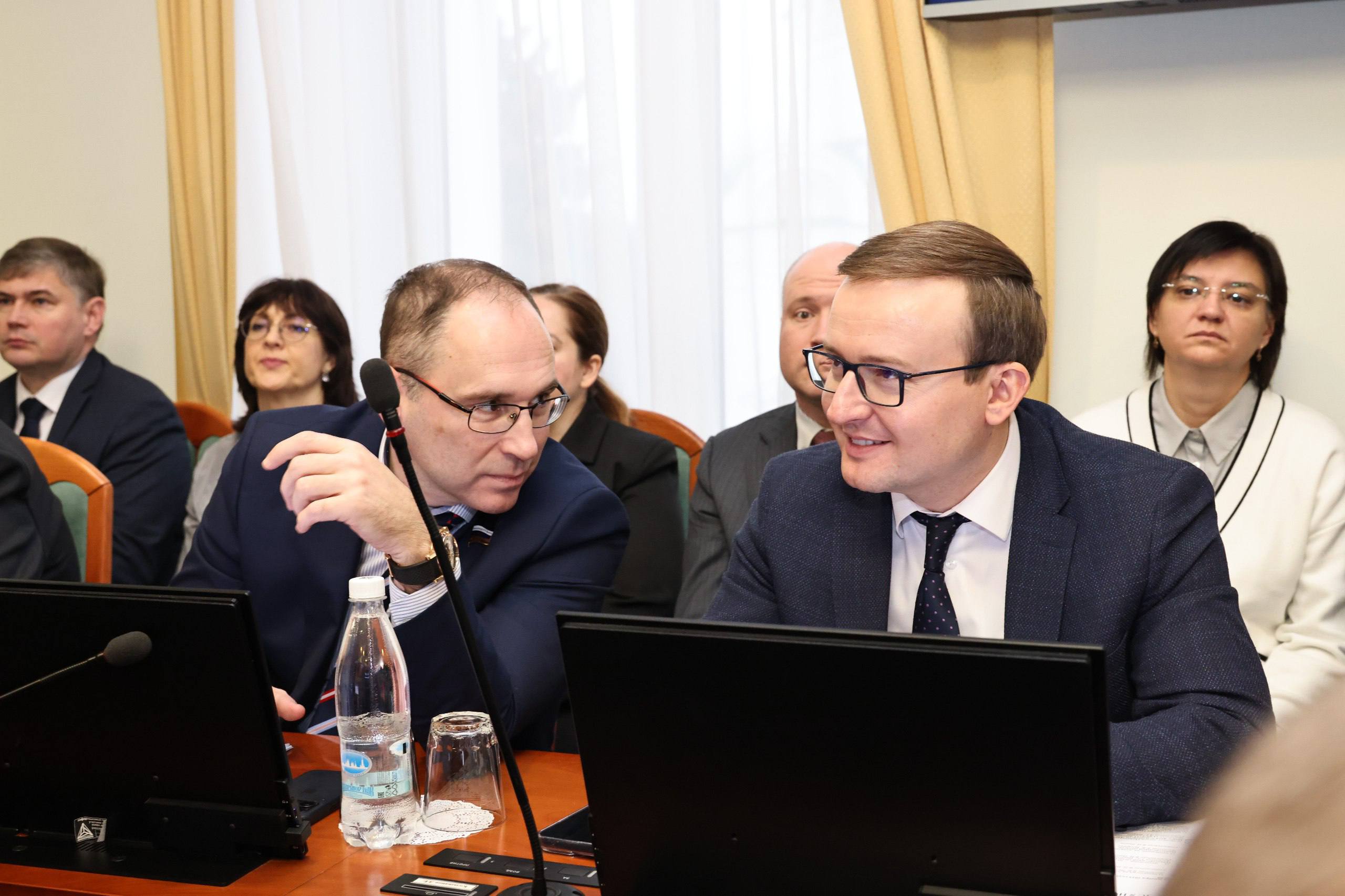 Главный финансовый документ региона на предстоящие три года принят во втором окончательном чтении Главный финансовый документ региона на предстоящие три года принят во втором окончательном чтении