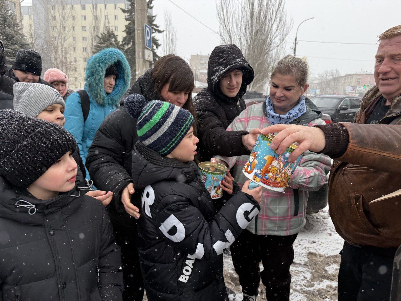 Виктор Водолацкий: Очередная партия новогодних подарков прибыла на территорию Луганской Народной Республики Виктор Водолацкий: Очередная партия новогодних подарков прибыла на территорию Луганской Народной Республики