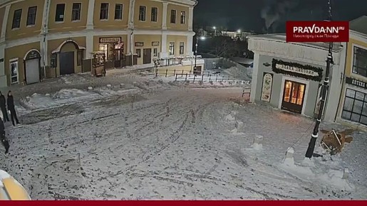 Неравный бой вандала с ангелом запечатлела камера в центре Арзамаса