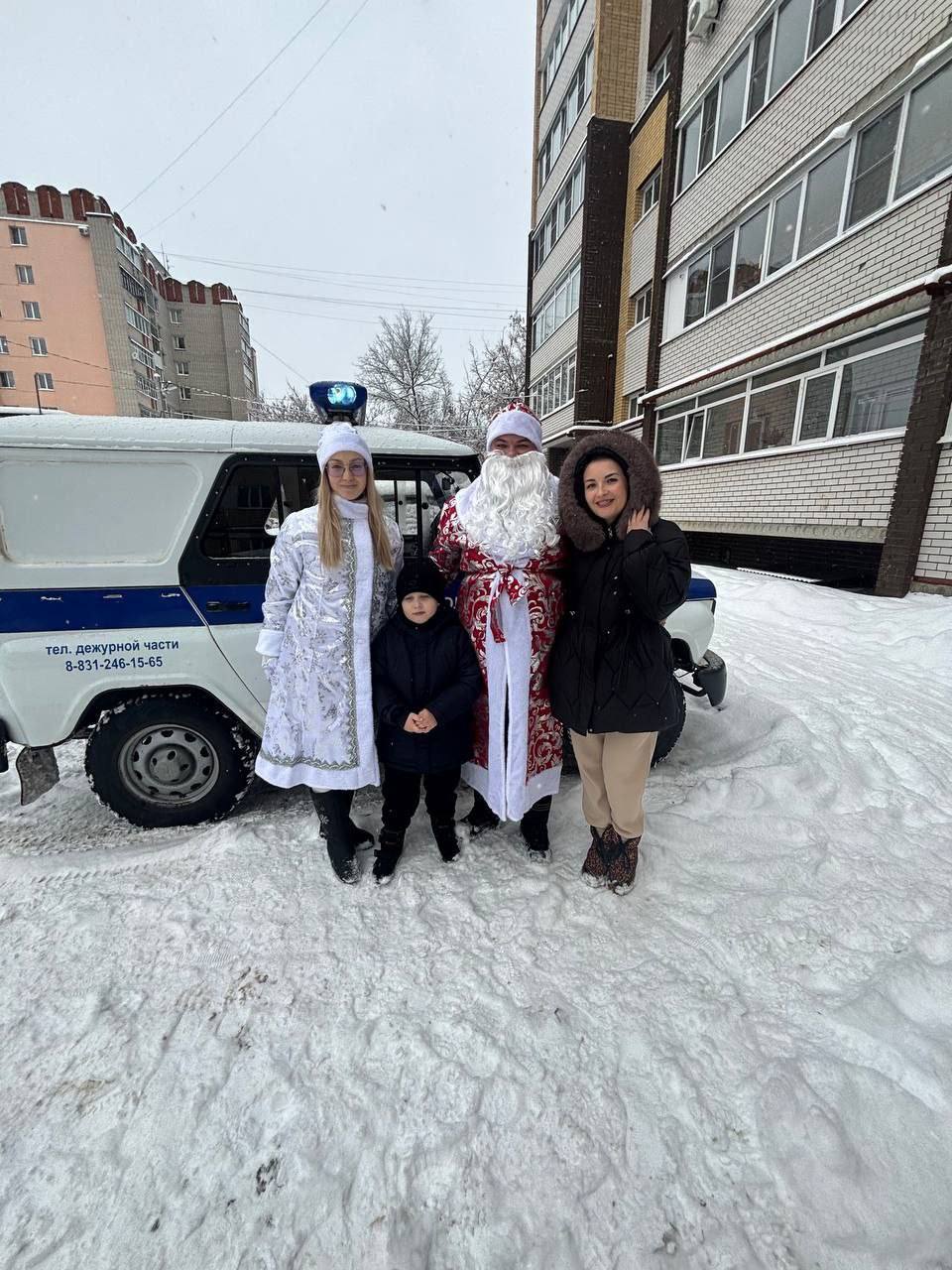 Нижегородские транспортные полицейские присоединились к Всероссийской акции «Полицейский Дед Мороз»