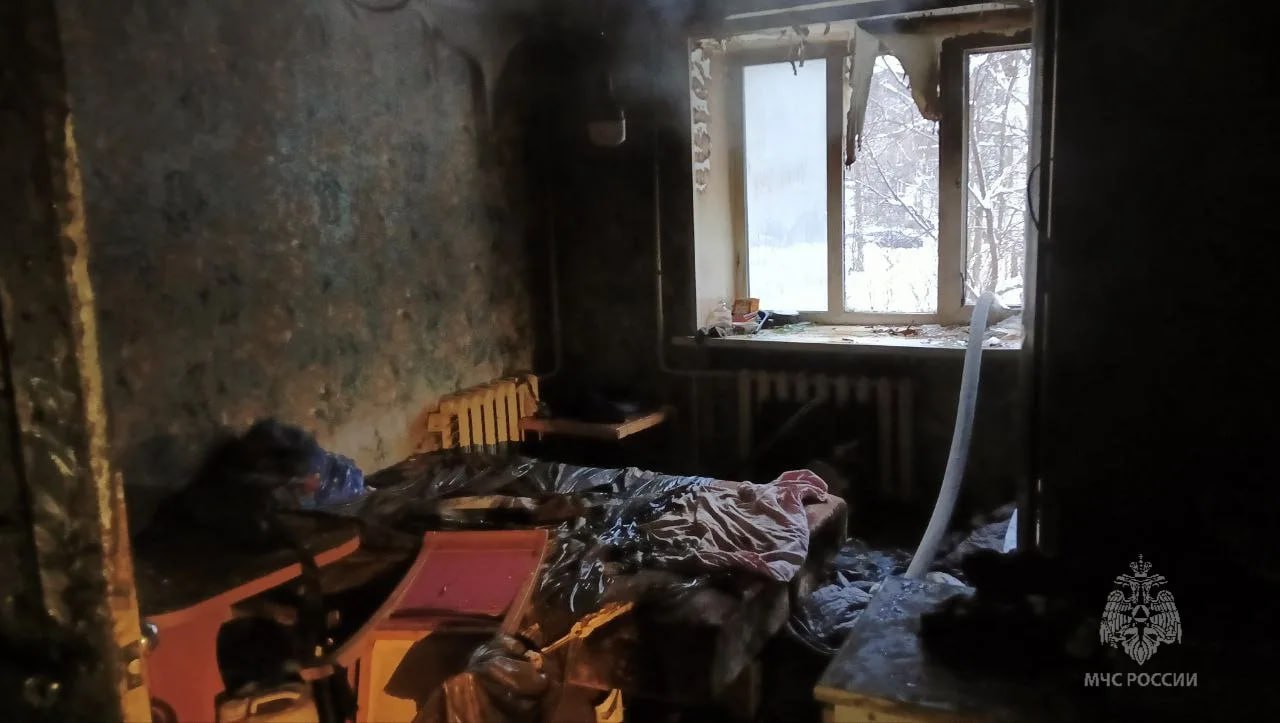 Пожар произошел в доме на ул. Бориса Корнилова в Нижнем Новгороде Пожар произошел в доме на ул. Бориса Корнилова в Нижнем Новгороде