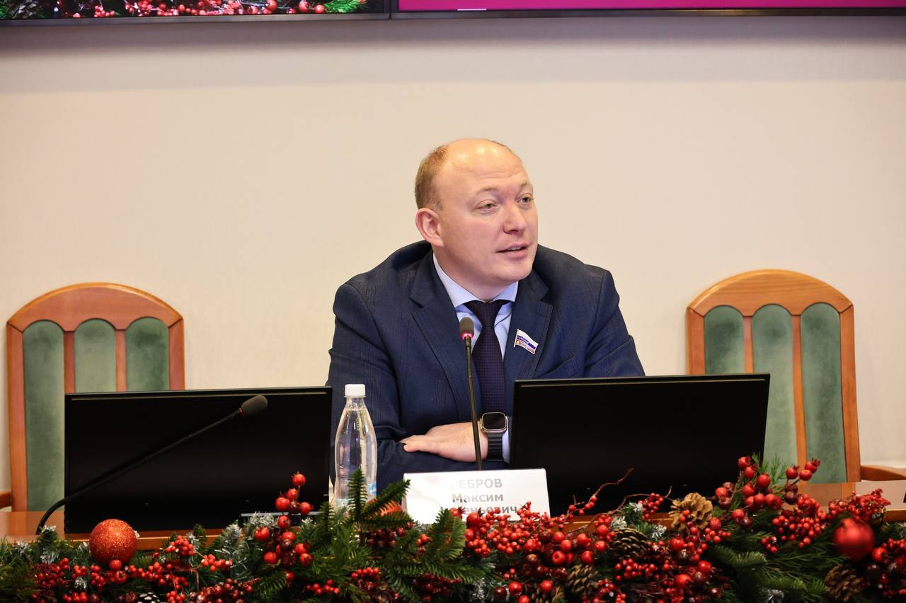 От архивных документов до современных законопроектов - студенты НГЛУ увидели, как работает региональный парламент От архивных документов до современных законопроектов - студенты НГЛУ увидели, как работает региональный парламент