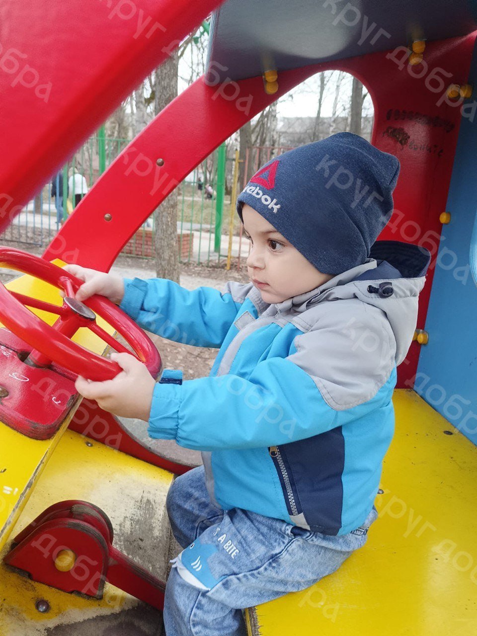 4-летний Арсений из Нижегородской области — настоящий герой, который в младенчестве впал в кому и не дышал сам, но чудом пришел в себя в День святых Петра и Павла