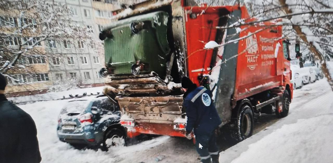 «Нижэкология-НН» самостоятельно расчистила дворы и проезды к контейнерным площадкам «Нижэкология-НН» самостоятельно расчистила дворы и проезды к контейнерным площадкам