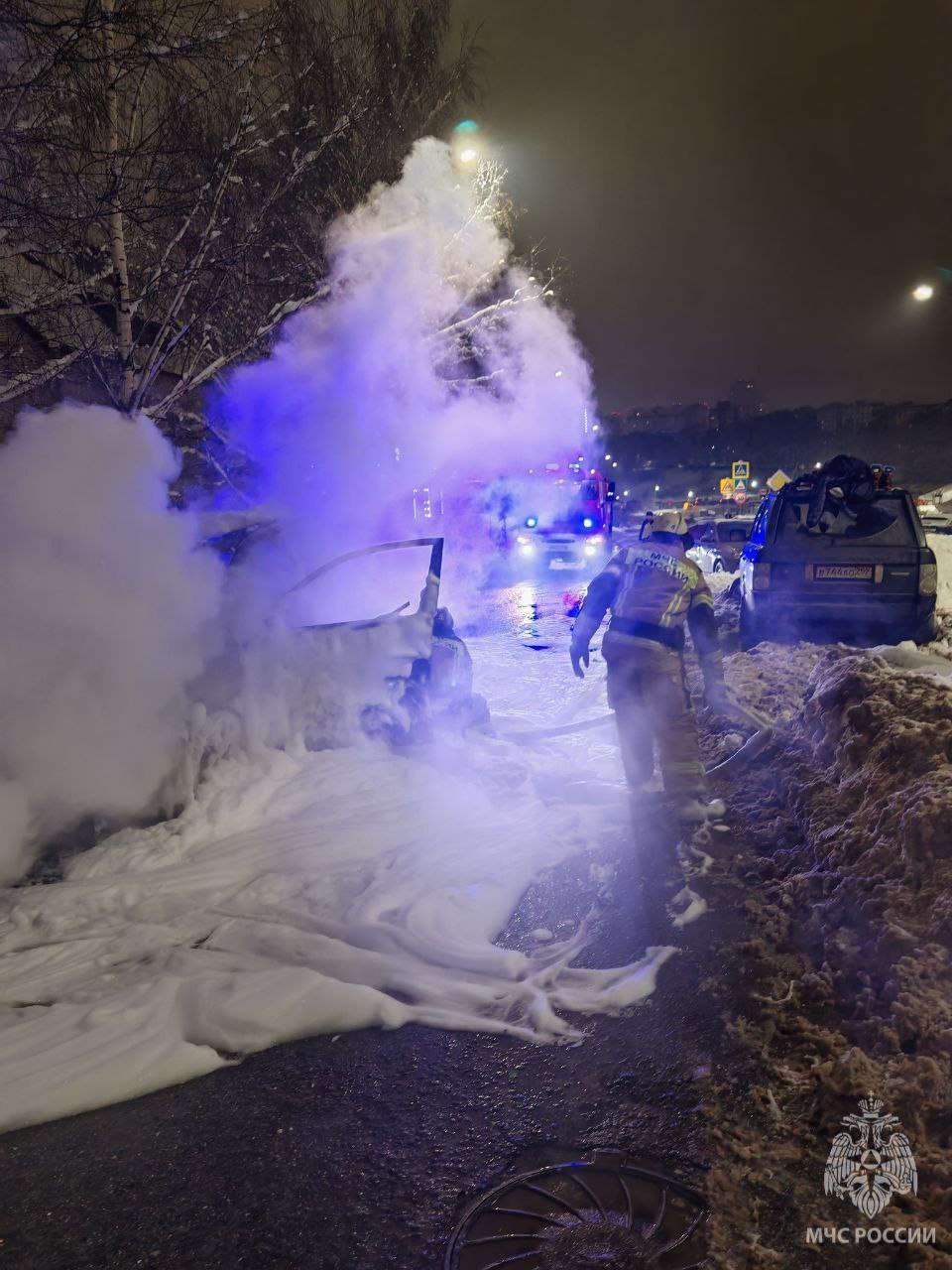 Региональное МЧС поделилось фотографиями с места пожара в Новой Кузнечихе: там сегодня утром сгорел автомобиль Региональное МЧС поделилось фотографиями с места пожара в Новой Кузнечихе: там сегодня утром сгорел автомобиль