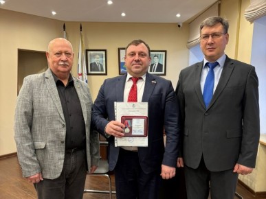 Александр Кузнецов награжден медалями «За поддержку специальной военной операции» и «За помощь фронту»