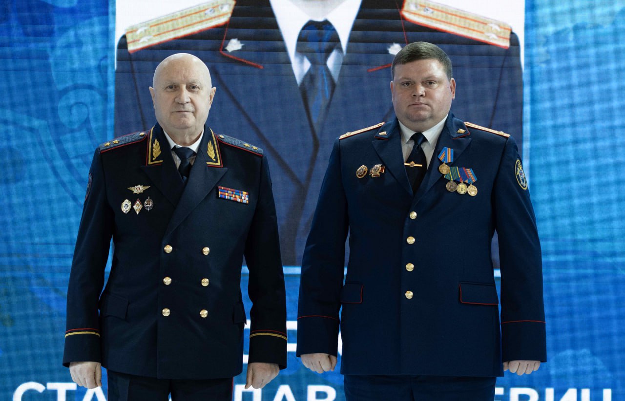 Начальник ГУ МВД России по Нижегородской области поздравил нижегородских сотрудников Следственного комитета с 15-летием службы Начальник ГУ МВД России по Нижегородской области поздравил нижегородских сотрудников Следственного комитета с 15-летием службы