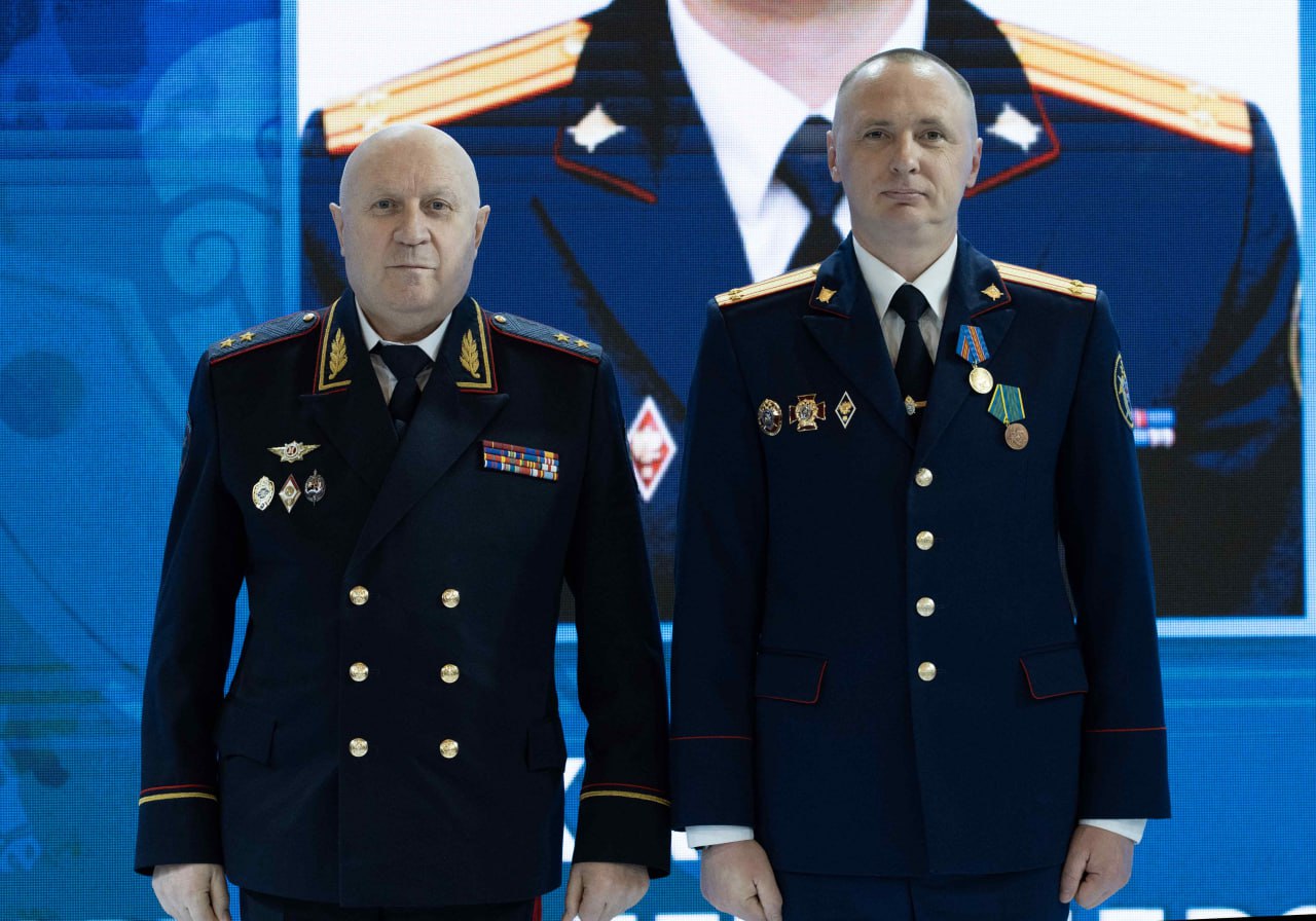 Начальник ГУ МВД России по Нижегородской области поздравил нижегородских сотрудников Следственного комитета с 15-летием службы Начальник ГУ МВД России по Нижегородской области поздравил нижегородских сотрудников Следственного комитета с 15-летием службы