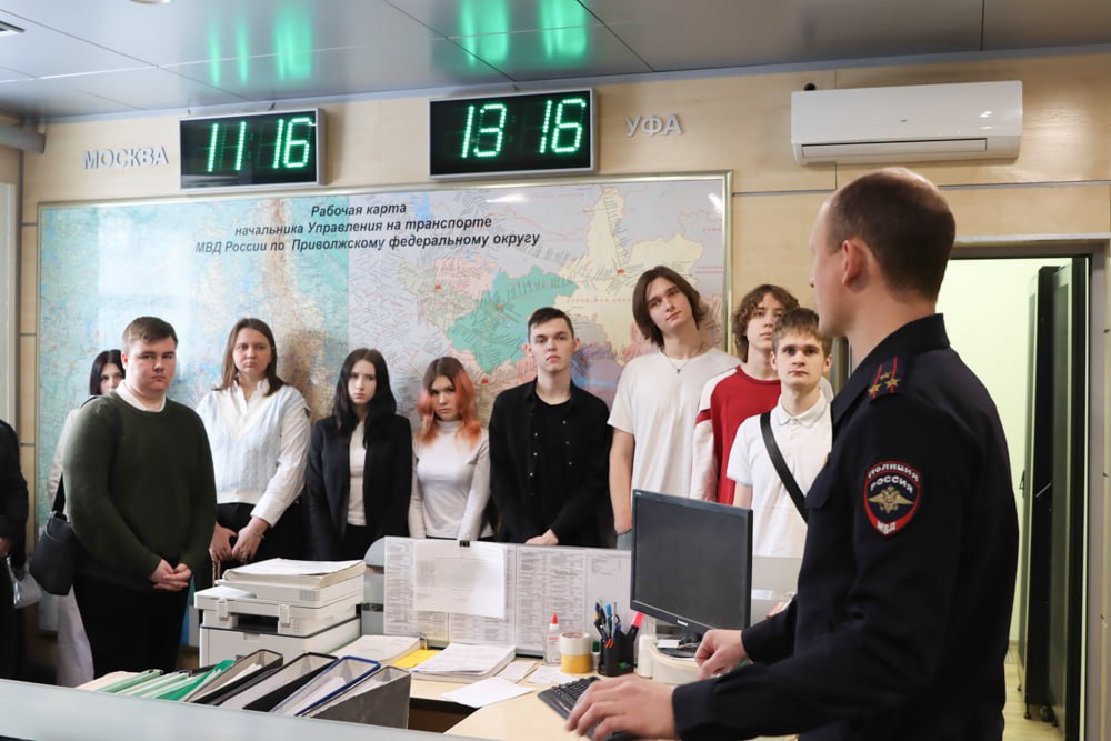 В Нижнем Новгороде студенческий десант высадился в транспортной полиции В Нижнем Новгороде студенческий десант высадился в транспортной полиции