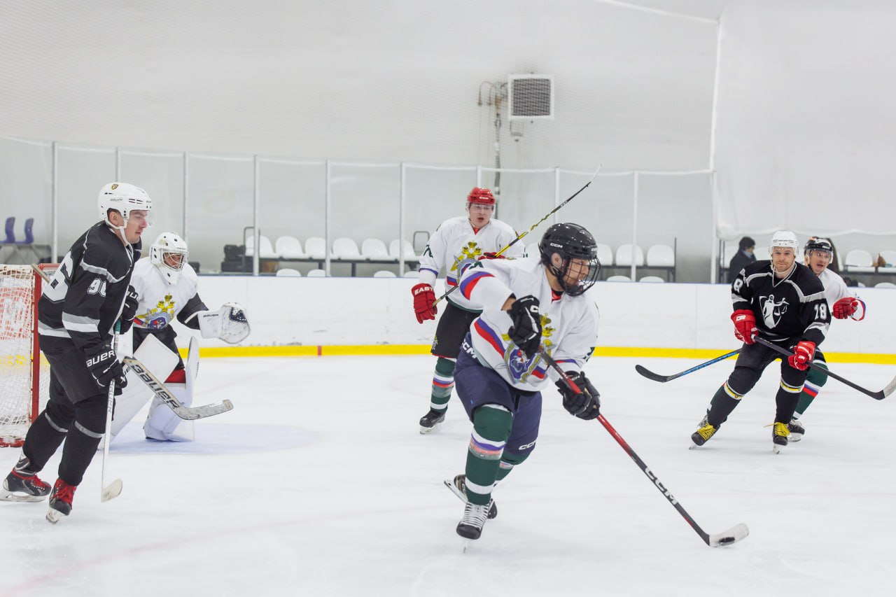 В Нижегородской области состоялось открытие Чемпионата по хоккею с шайбой, посвященного 15-летию образования ведомства В Нижегородской области состоялось открытие Чемпионата по хоккею с шайбой, посвященного 15-летию образования ведомства