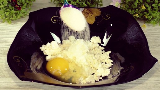 Легкий и быстрый завтрак: творожные рулетики в лаваше