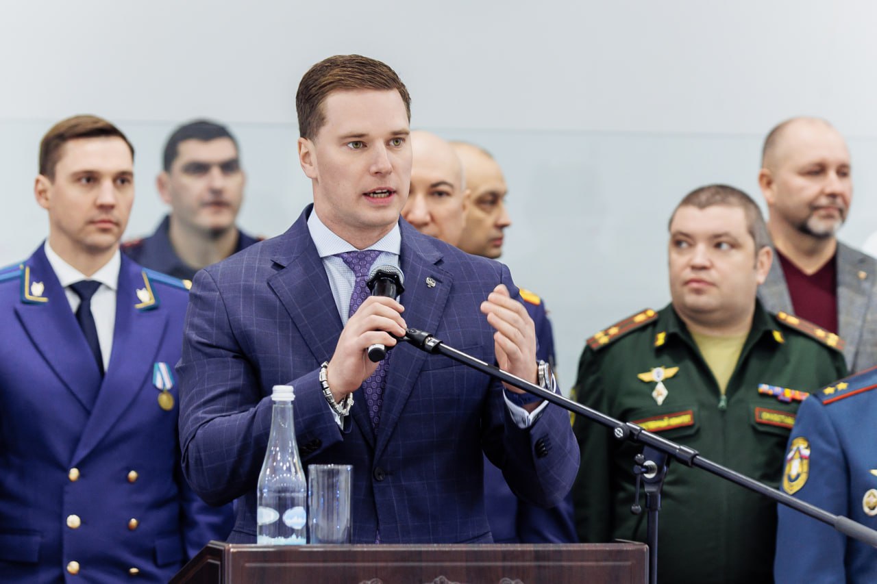 В Нижегородской области состоялось открытие Чемпионата по хоккею с шайбой, посвященного 15-летию образования ведомства В Нижегородской области состоялось открытие Чемпионата по хоккею с шайбой, посвященного 15-летию образования ведомства