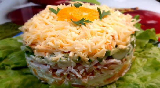 Семейный салат на праздник: простой путь к уютной трапезе