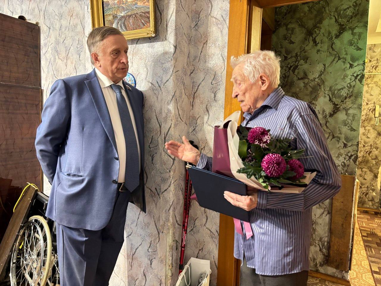 На этой неделе работа депутатов Законодательного Собрания, как всегда, была насыщенна задачами и событиями На этой неделе работа депутатов Законодательного Собрания, как всегда, была насыщенна задачами и событиями