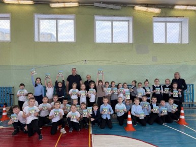 Сотрудники управления Госавтоинспекции Нижегородской области провели в Павловском и Сосновском муниципальных округах уроки дорожной безопасности с использованием мобильного комплекса «Лаборатория безопасности»