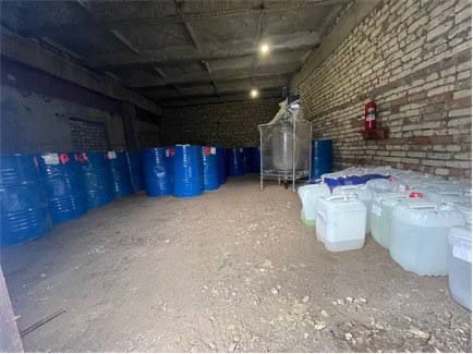 Жительница Москвы предстанет перед Нижегородским областным судом за незаконное производство и сбыт наркотических средств массой более 14 кг. Нарколабораторию обвиняемая оборудовала в Гагинском районе