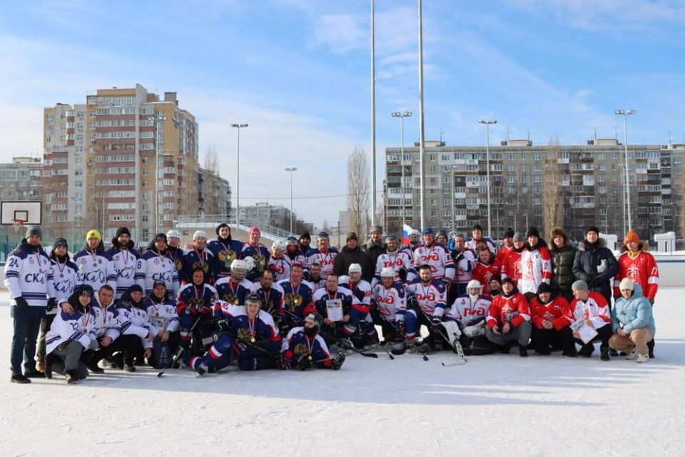 Нижегородские транспортные полицейские провели турнир по хоккею с шайбой