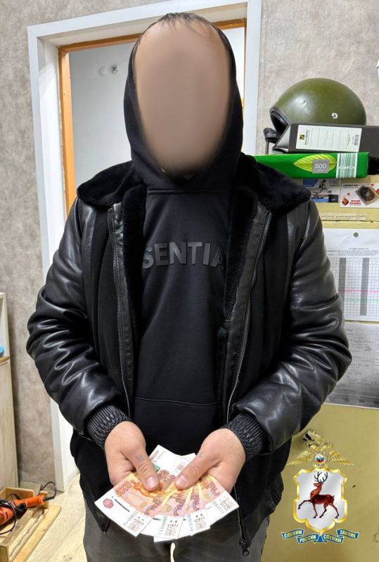 В Нижнем Новгороде таксист уберег пенсионерку от передачи мошенникам 300 000 рублей для «декларирования»