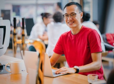 Неловкий момент в кафе: как я случайно унес салат иностранца