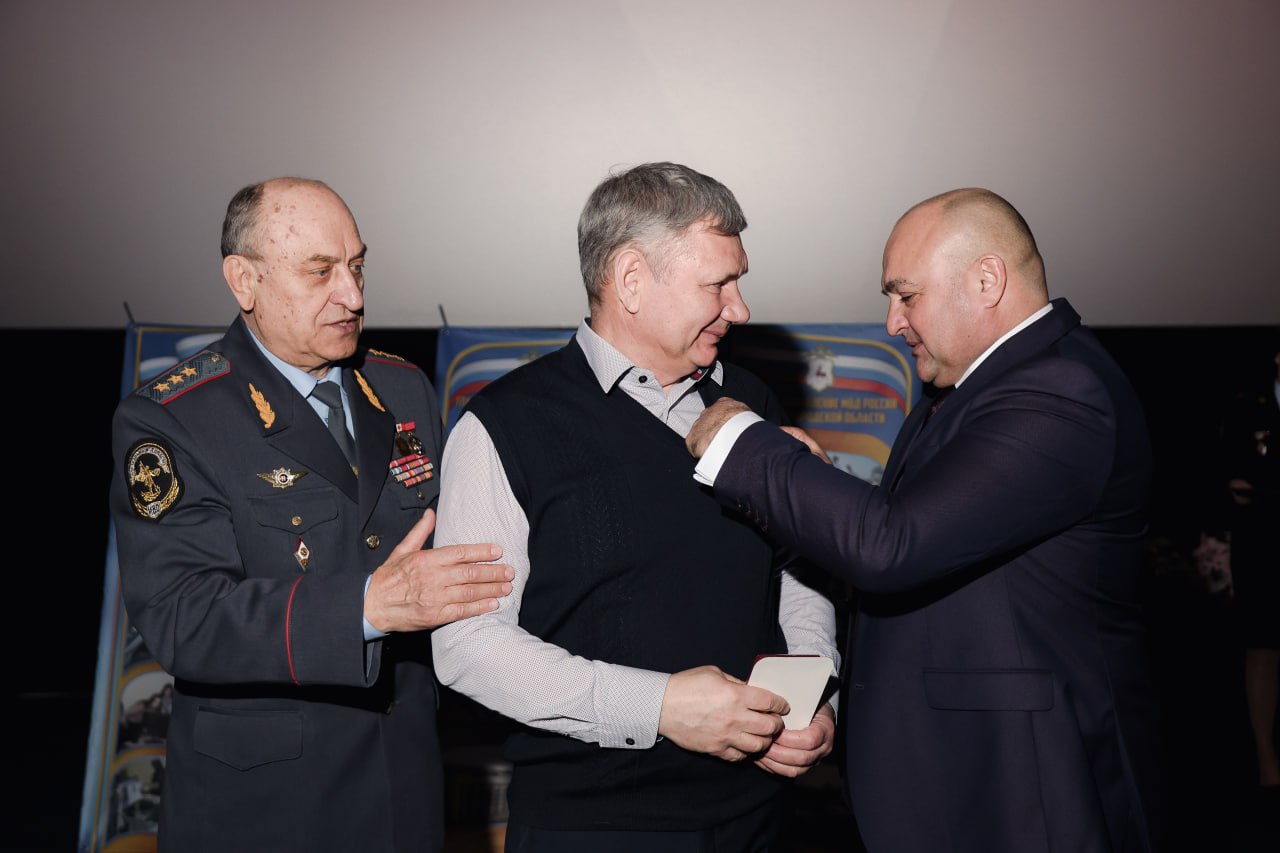 «Связь поколений» объединила полицию, ветеранов и молодёжь в Нижнем Новгороде «Связь поколений» объединила полицию, ветеранов и молодёжь в Нижнем Новгороде