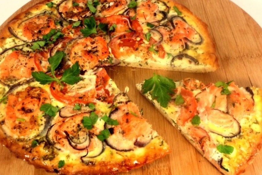 Необычная пицца с семгой и сливочным сыром: взрыв вкусов