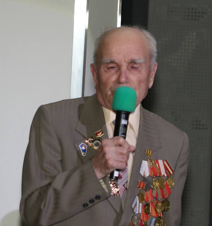 Вместе с главой Советского района Александром Ивановым поздравили ветеранов боевых действий, участников СВО, школьников и всех жителей района с Днем защитника Отечества Вместе с главой Советского района Александром Ивановым поздравили ветеранов боевых действий, участников СВО, школьников и всех жителей района с Днем защитника Отечества