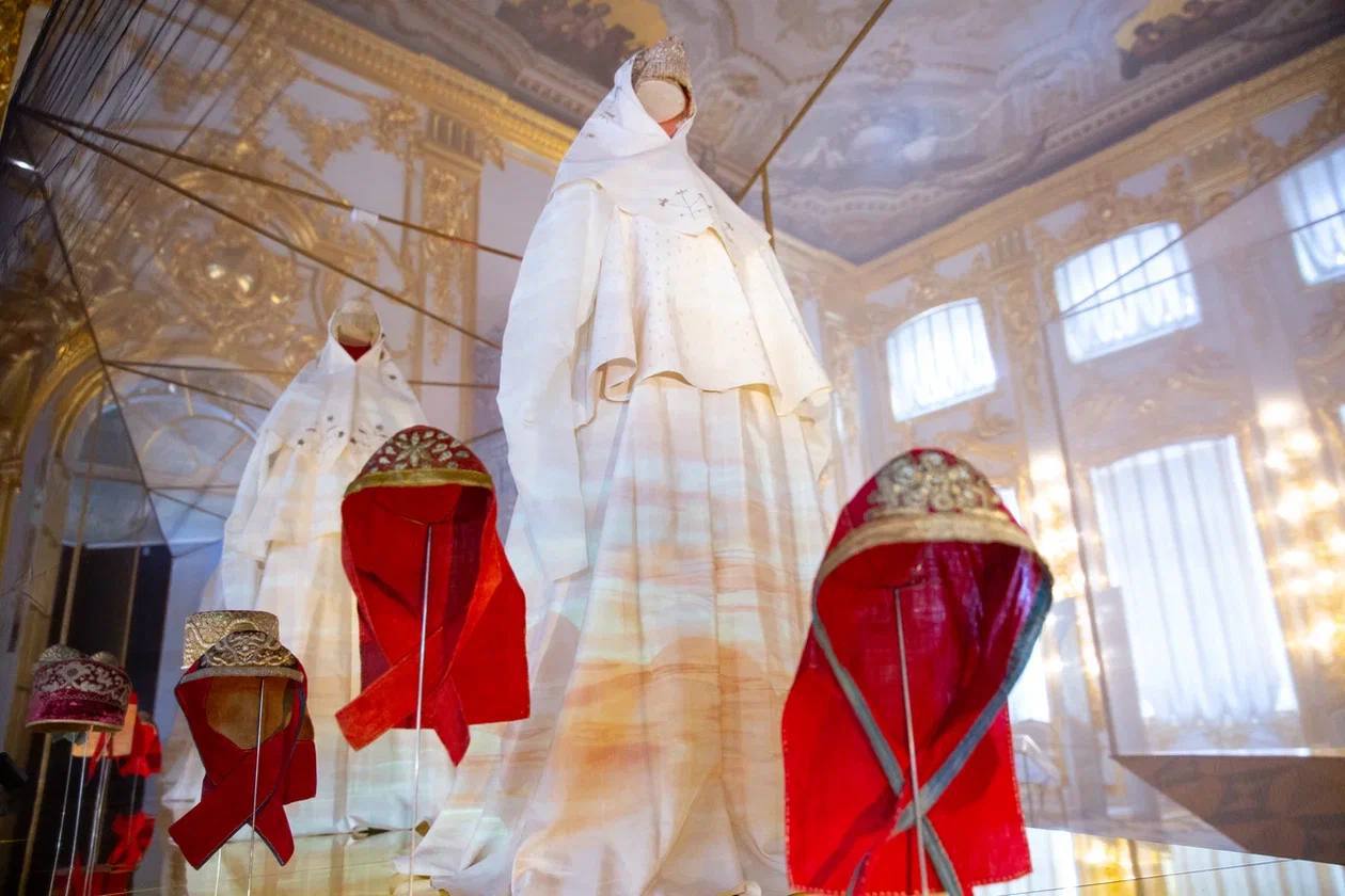 Золотая нить сквозь сословия: выставка «Северное солнце» в музее-заповеднике «Царское Село» Золотая нить сквозь сословия: выставка «Северное солнце» в музее-заповеднике «Царское Село»