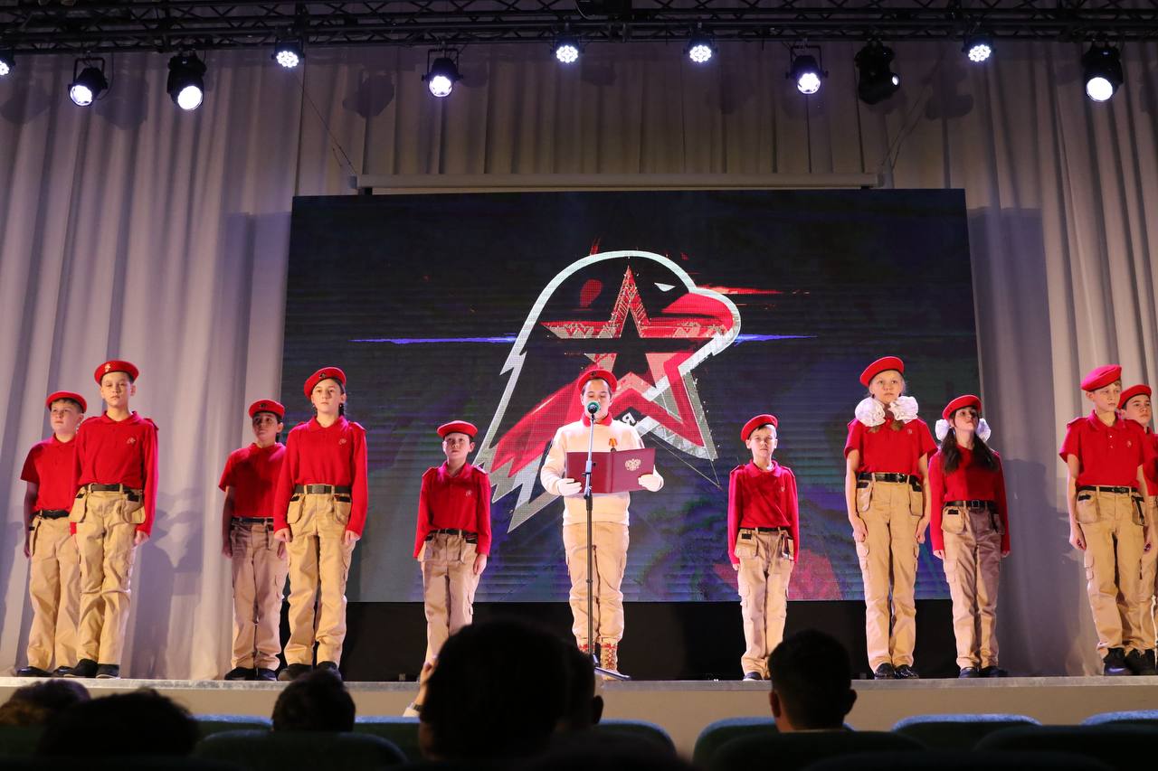 Вместе с главой Советского района Александром Ивановым поздравили ветеранов боевых действий, участников СВО, школьников и всех жителей района с Днем защитника Отечества Вместе с главой Советского района Александром Ивановым поздравили ветеранов боевых действий, участников СВО, школьников и всех жителей района с Днем защитника Отечества