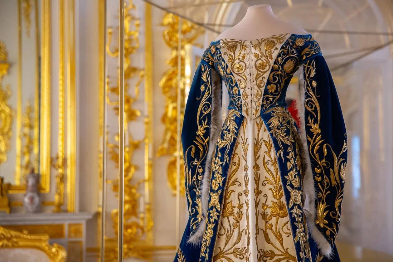 Золотая нить сквозь сословия: выставка «Северное солнце» в музее-заповеднике «Царское Село» Золотая нить сквозь сословия: выставка «Северное солнце» в музее-заповеднике «Царское Село»