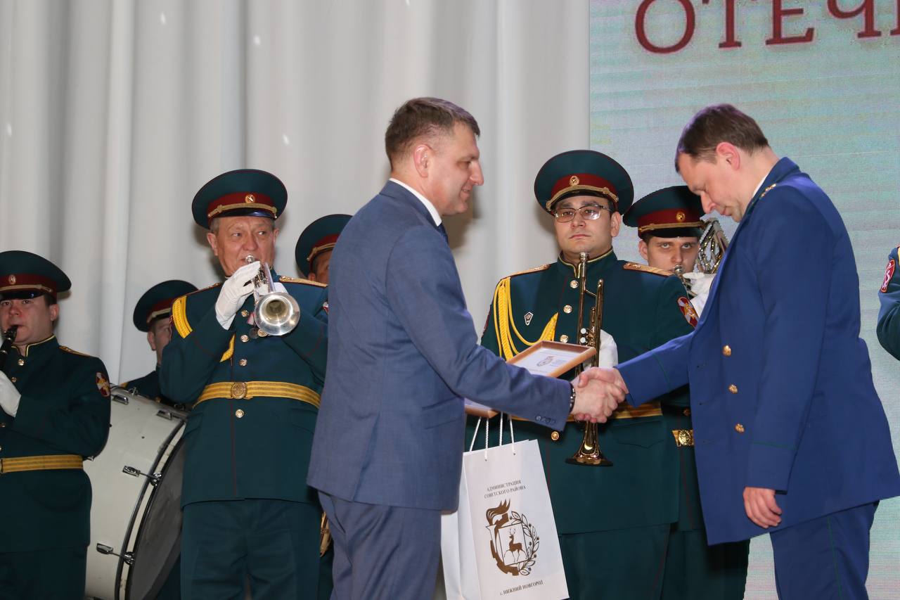 Вместе с главой Советского района Александром Ивановым поздравили ветеранов боевых действий, участников СВО, школьников и всех жителей района с Днем защитника Отечества Вместе с главой Советского района Александром Ивановым поздравили ветеранов боевых действий, участников СВО, школьников и всех жителей района с Днем защитника Отечества