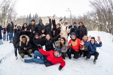 Интернациональная «Масленица в ННГУ» объединила более 400 участников