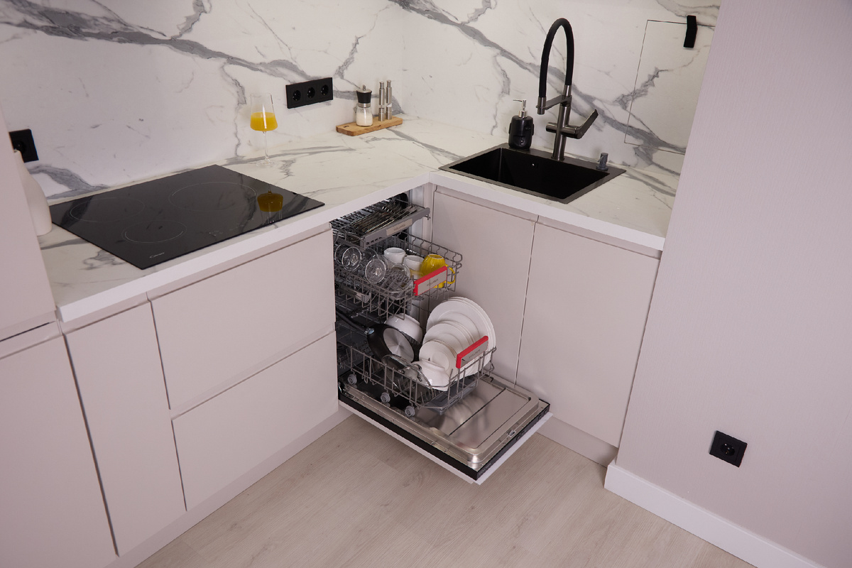 Зачем нужна соль для посудомоечной машины: ключевые причины