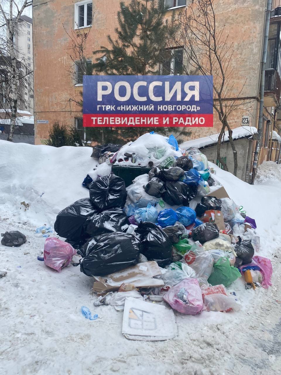 Нижегородцы жалуются на кучи мусора в центре Нижнего Новгорода