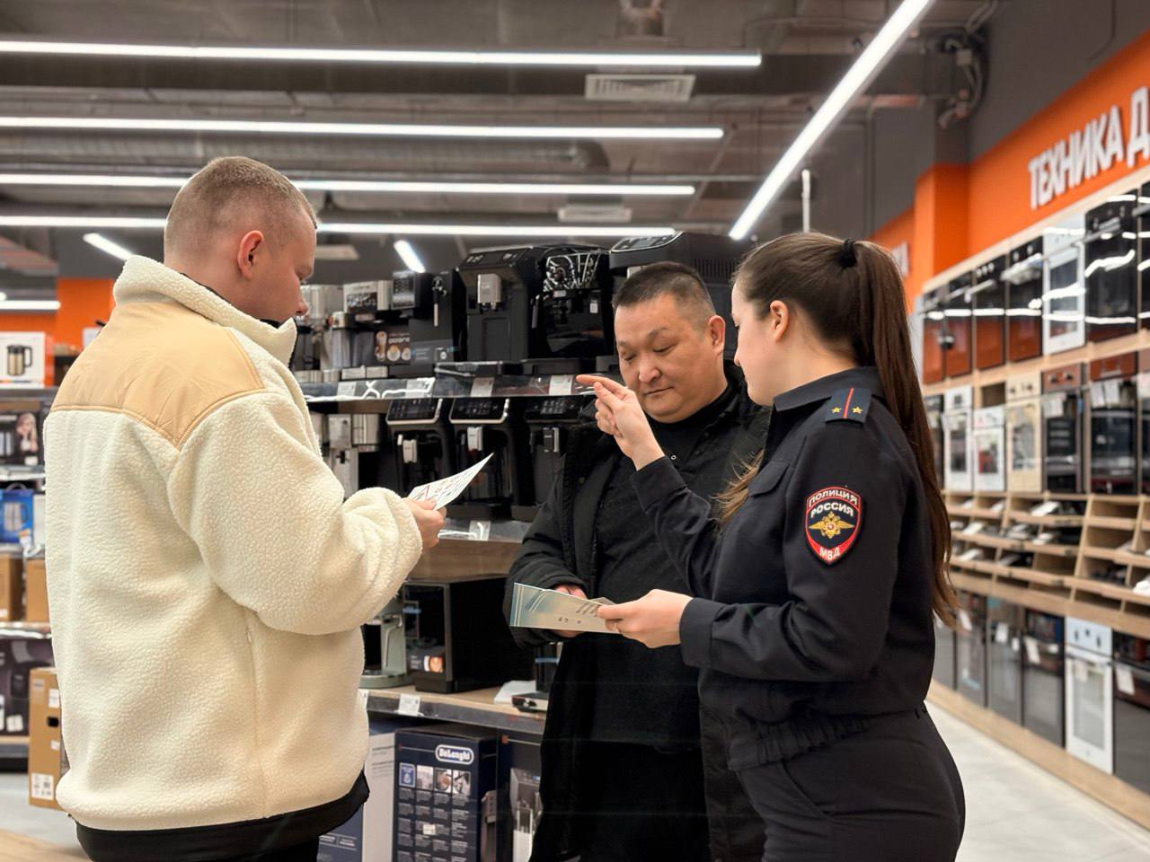 В рамках оперативно-профилактического мероприятия «Детское кресло» сотрудники Госавтоинспекции Нижегородской области организовали просветительскую локацию для детей и их родителей в ТЦ «Океанис» В рамках оперативно-профилактического мероприятия «Детское кресло» сотрудники Госавтоинспекции Нижегородской области организовали просветительскую локацию для детей и их родителей в ТЦ «Океанис»
