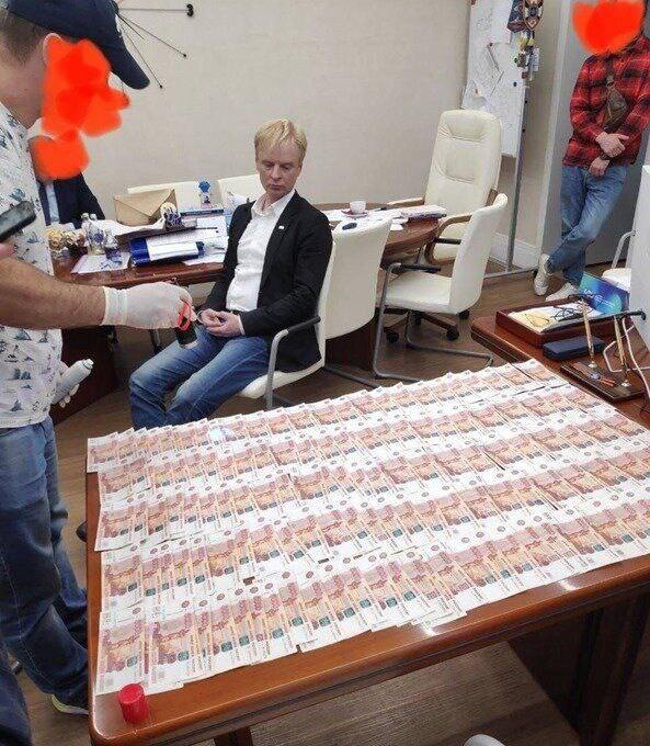 Бывшего ректора Балтийского федерального университета им. Канта Александра Фёдорова, который ранее возглавлял Мининский университет в Нижнем, приговорили к пяти годам колонии общего режима