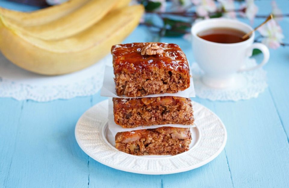 Необычный постный банановый пирог перевертыш: простой рецепт