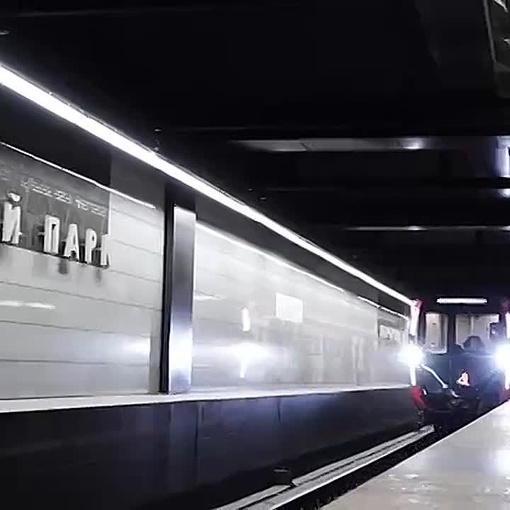 Марат Хуснуллин: Три года назад Президент открыл Большую кольцевую линию московского метро!