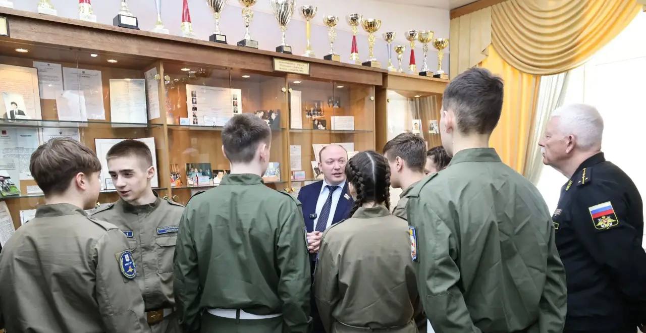 Они знают толк в дисциплине, но нейросети и запрет вейпов интересует их не меньше, чем история Они знают толк в дисциплине, но нейросети и запрет вейпов интересует их не меньше, чем история