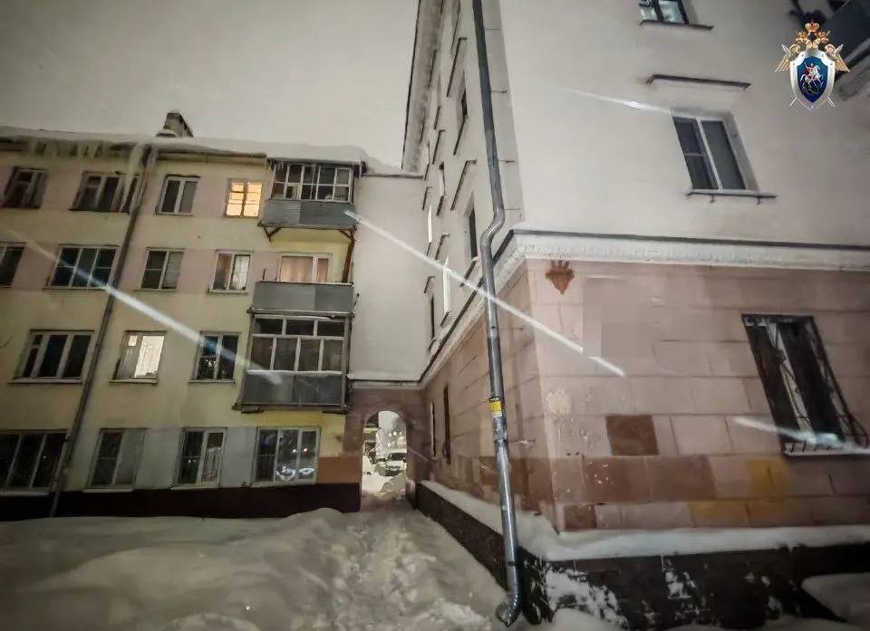 В Нижнем Новгороде перед судом предстанет сотрудник по организации эксплуатации и ремонту жилищного фонда, обвиняемый в выполнении работ, не отвечающих требованиям безопасности жизни и здоровья потребителей