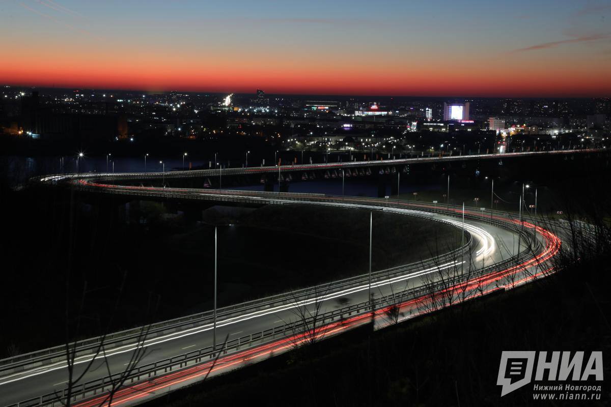 На метромосту заработали камеры, фиксирующие проезд грузовиков