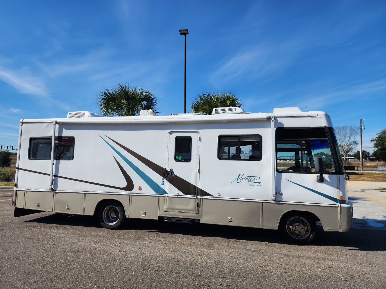Многодетная семья Фейнстра, переехавшая в Нижегородскую область, отправилась в путешествие по США на автодоме Многодетная семья Фейнстра, переехавшая в Нижегородскую область, отправилась в путешествие по США на автодоме