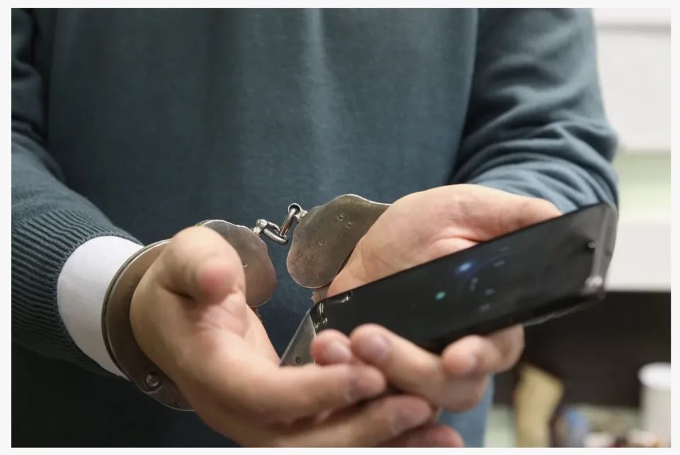 Кража мобильного телефона у нижегородки, совершенная летом прошлого года, раскрыта оперативниками