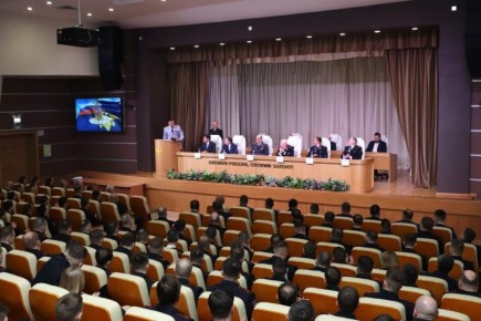 Сегодня сотрудники подразделений экономической безопасности и противодействия коррупции принимают поздравления с днем службы