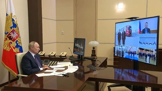 Президент России Владимир Путин дал старт движению беспилотного грузового транспорта по федеральной трассе М-12 «Восток»