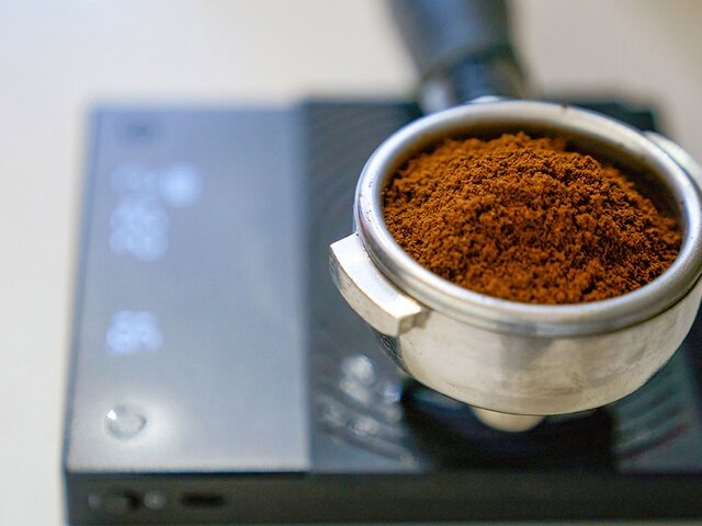 Пробуждение к кофе: домашний вкус против кофейного шика