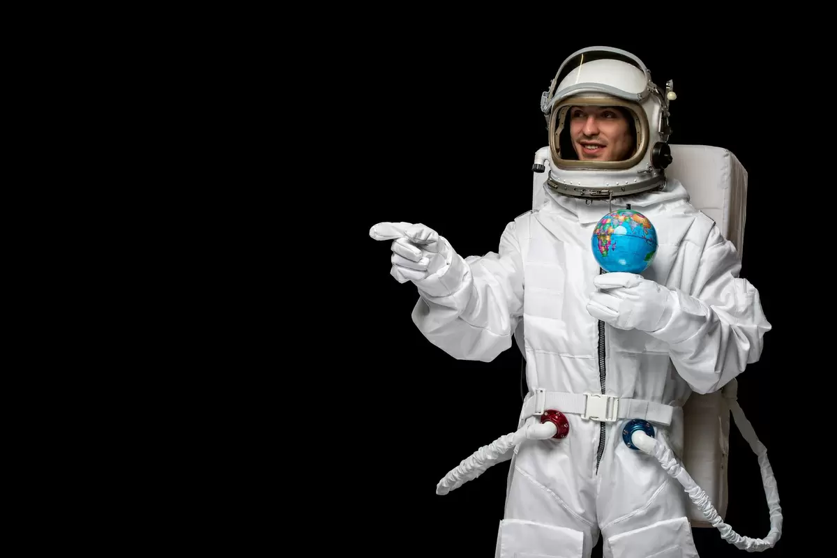 Как существовать в космосе: измеряем вес на Солнце и других планетах