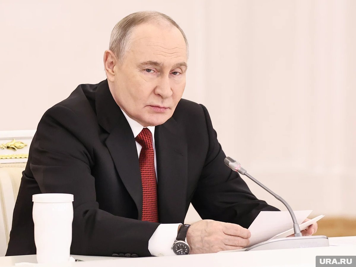 Президент России распускает важную авиационную комиссию